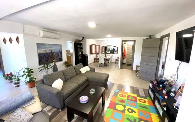 4 sypialnia Finka/Dom wiejski na sprzedaż w Sax z garażem - 239 995 € (Ref: 9863546)
