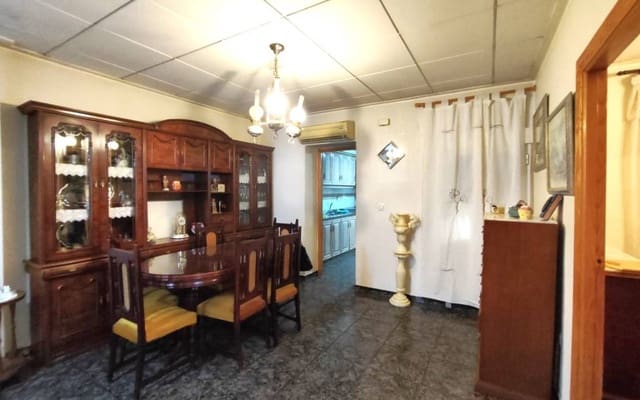 4 makuuhuone Omakotitalo myytävänä paikassa Sax - 105 000 € (Ref: 9865927)