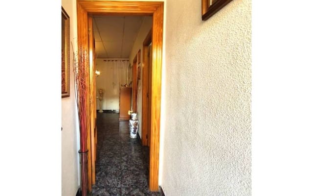 4 makuuhuone Omakotitalo myytävänä paikassa Sax - 105 000 € (Ref: 9865927)