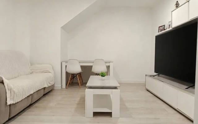 4 camera da letto Casa in vendita in Elda - 96.900 € (Rif: 9874175)