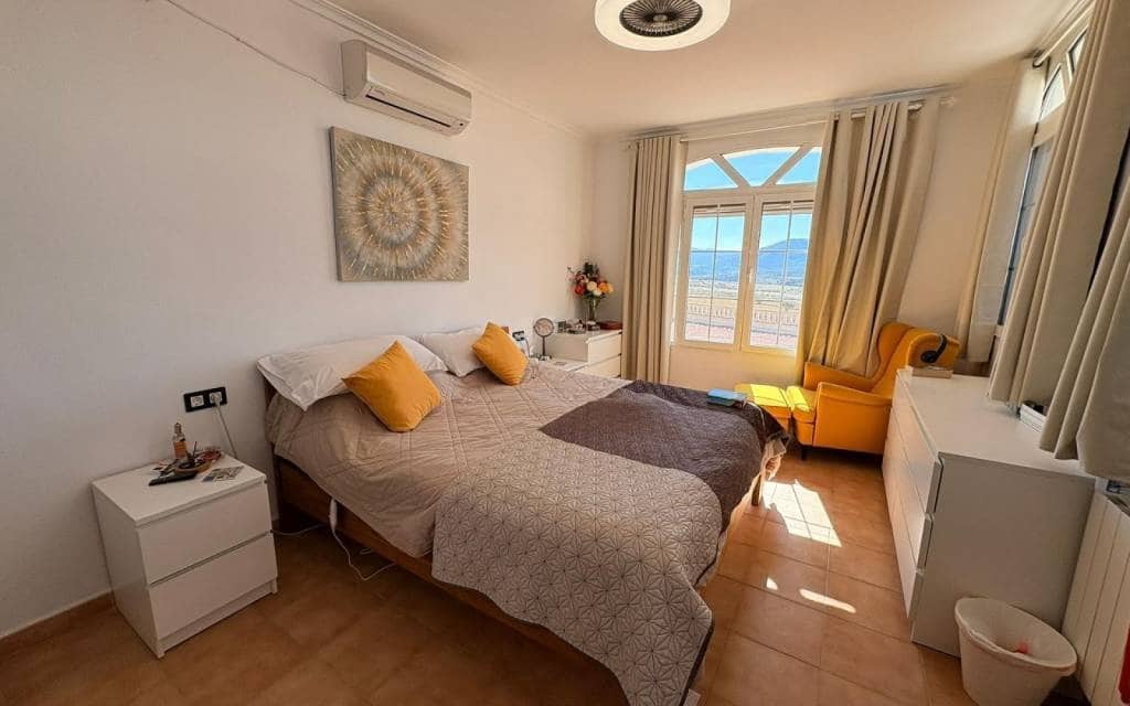 4 Zimmer Villa zu verkaufen in Monovar / Monover mit Pool Garage - 525.000 € (Ref: 9877103)