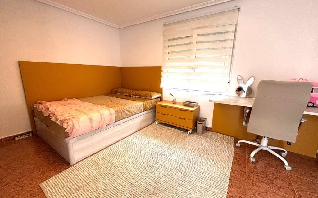 4 makuuhuone Omakotitalo myytävänä paikassa Sax - 179 999 € (Ref: 9883571)