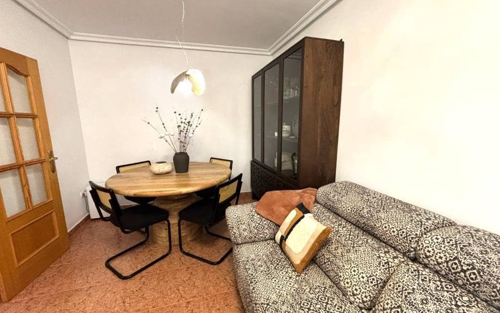4 makuuhuone Omakotitalo myytävänä paikassa Sax - 179 999 € (Ref: 9883571)