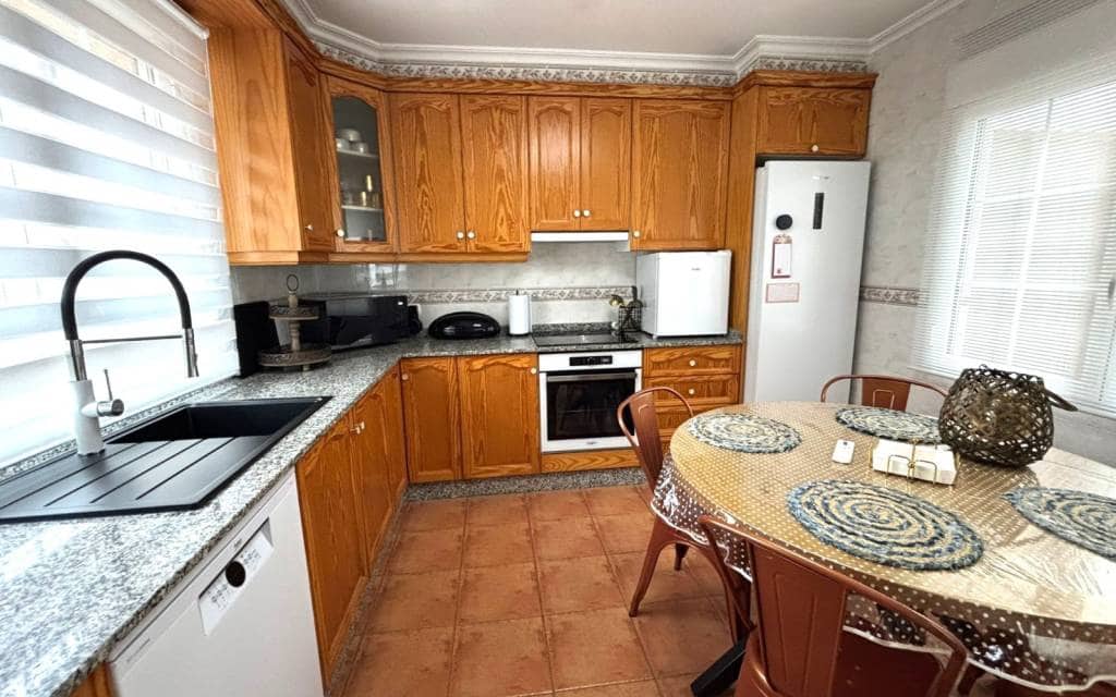 4 makuuhuone Omakotitalo myytävänä paikassa Sax - 179 999 € (Ref: 9883571)