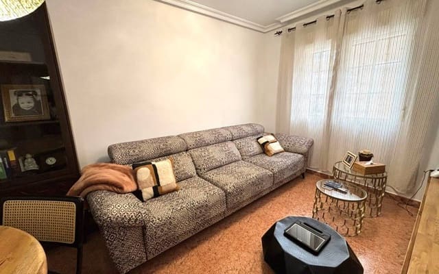 4 makuuhuone Omakotitalo myytävänä paikassa Sax - 179 999 € (Ref: 9883571)