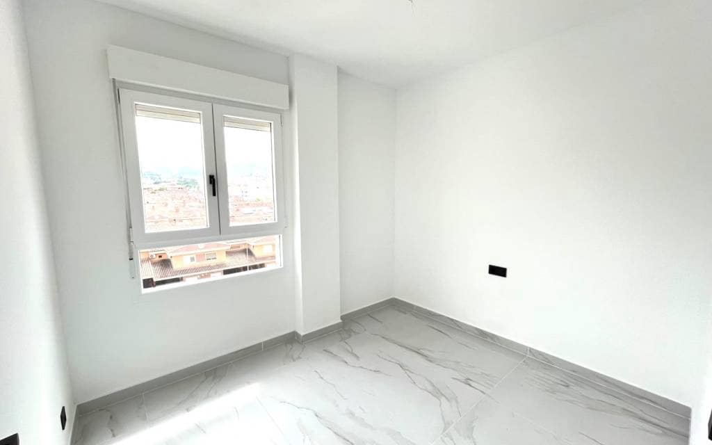 3 bedroom Apartment for sale in Petrel / Petrer - € 186,000 (Ref: 9891038)