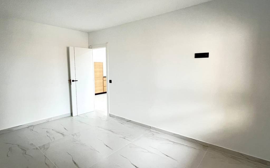 3 bedroom Apartment for sale in Petrel / Petrer - € 186,000 (Ref: 9891038)