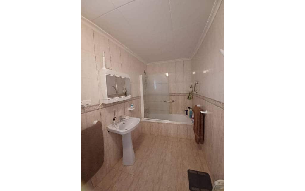 Chalet de 3 habitaciones en Yecla en venta con piscina garaje - 199.995 € (Ref: 9897230)