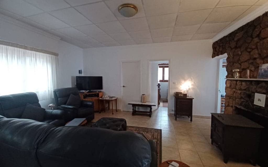 Chalet de 3 habitaciones en Yecla en venta con piscina garaje - 199.995 € (Ref: 9897230)