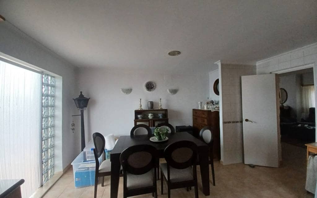Chalet de 3 habitaciones en Yecla en venta con piscina garaje - 199.995 € (Ref: 9897230)