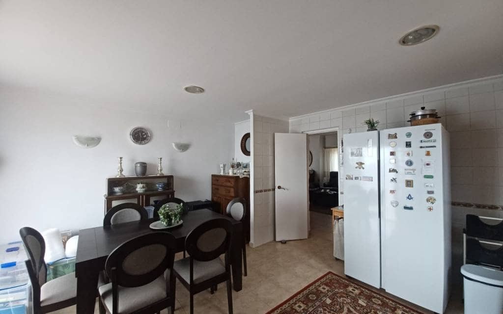 Chalet de 3 habitaciones en Yecla en venta con piscina garaje - 199.995 € (Ref: 9897230)