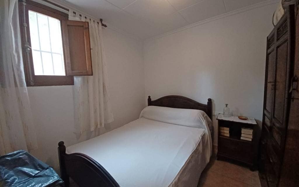 Chalet de 3 habitaciones en Yecla en venta con piscina garaje - 199.995 € (Ref: 9897230)