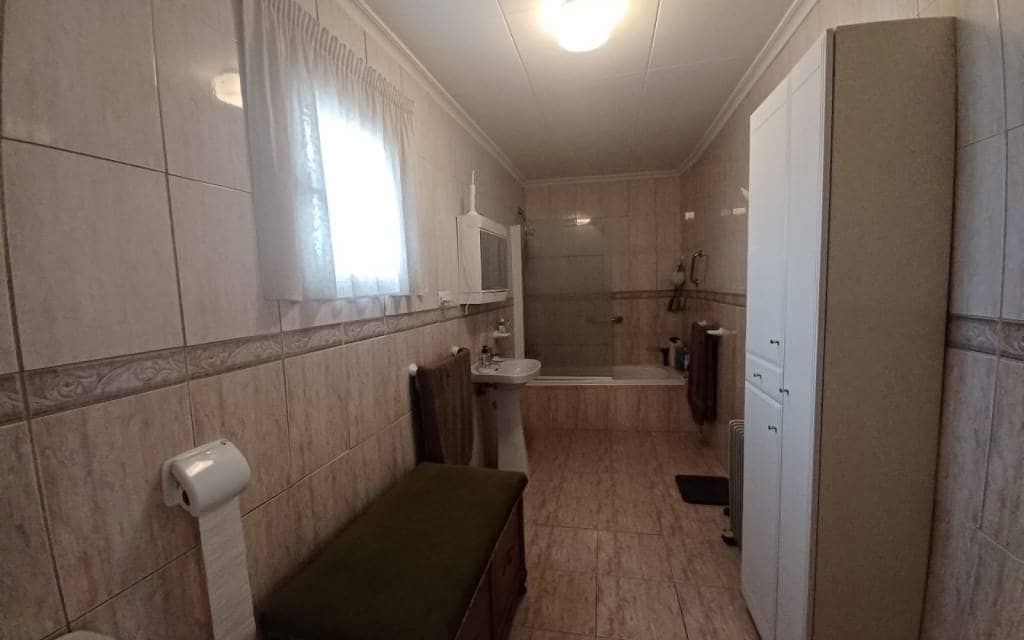 Chalet de 3 habitaciones en Yecla en venta con piscina garaje - 199.995 € (Ref: 9897230)