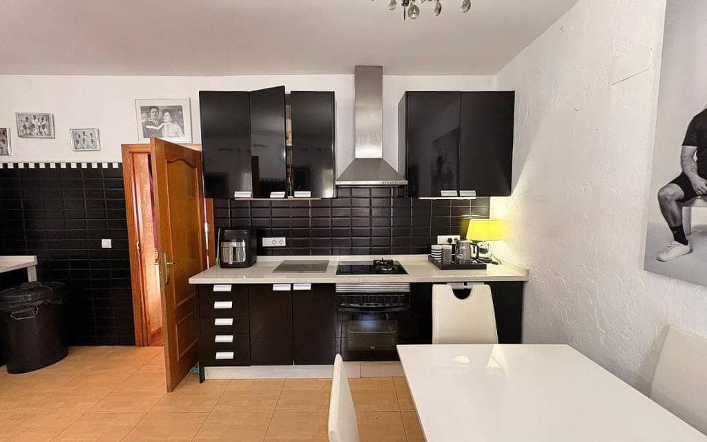 Chalet de 8 habitaciones en Castalla en venta con piscina - 449.995 € (Ref: 9902066)