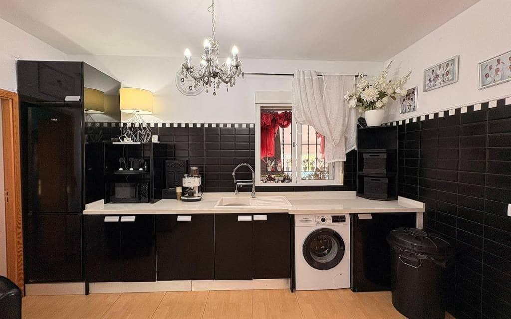 Chalet de 8 habitaciones en Castalla en venta con piscina - 449.995 € (Ref: 9902066)