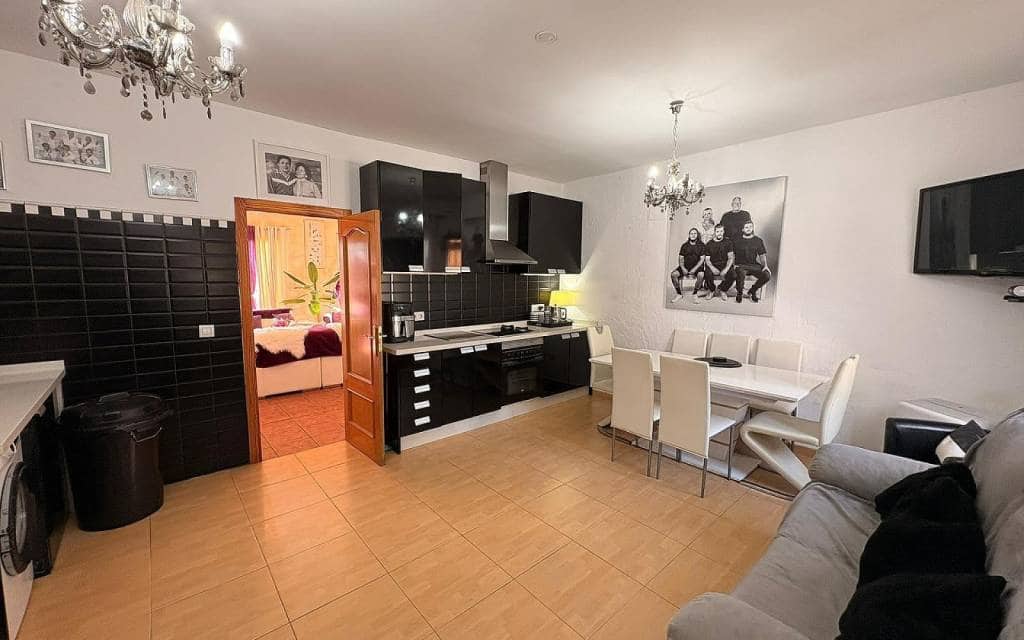 Chalet de 8 habitaciones en Castalla en venta con piscina - 449.995 € (Ref: 9902066)