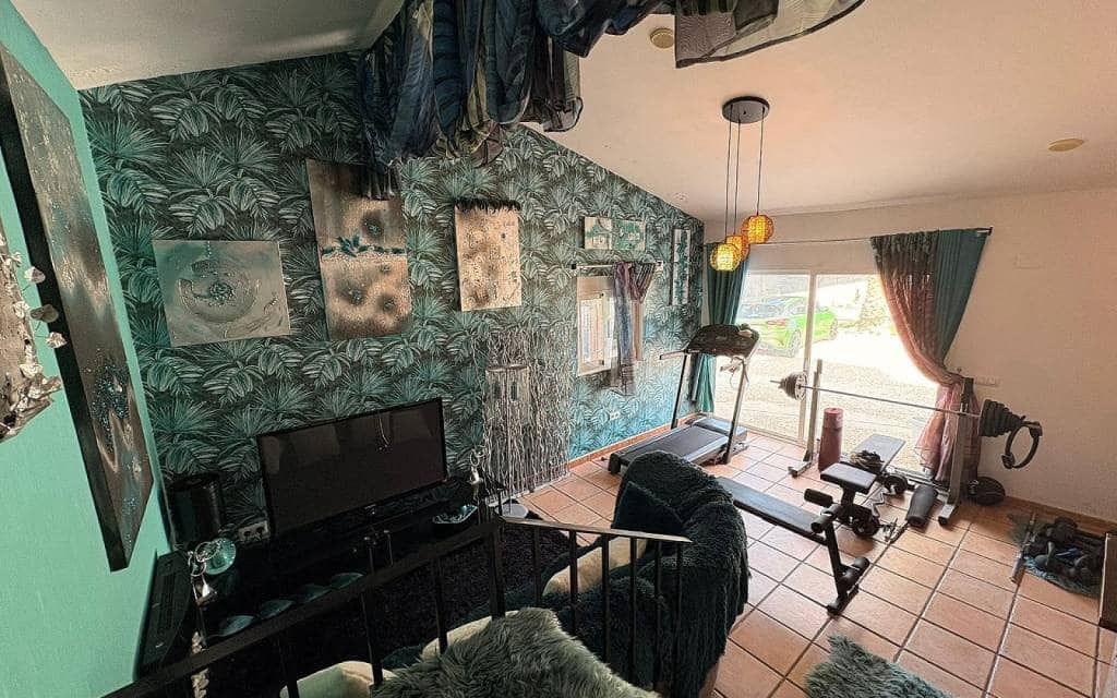 Chalet de 8 habitaciones en Castalla en venta con piscina - 449.995 € (Ref: 9902066)