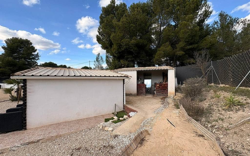 Chalet de 8 habitaciones en Castalla en venta con piscina - 449.995 € (Ref: 9902066)