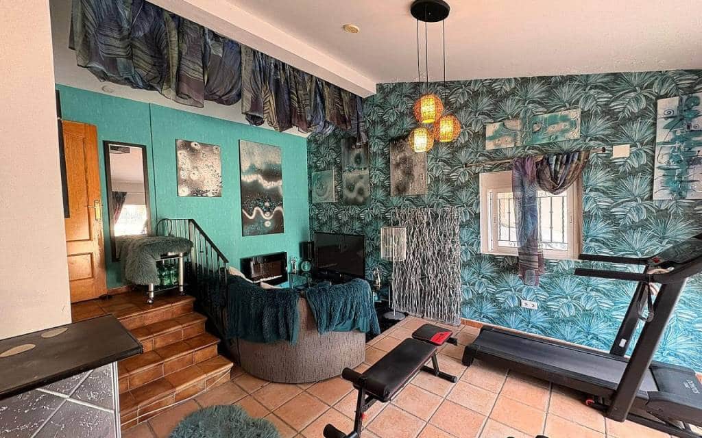 Chalet de 8 habitaciones en Castalla en venta con piscina - 449.995 € (Ref: 9902066)