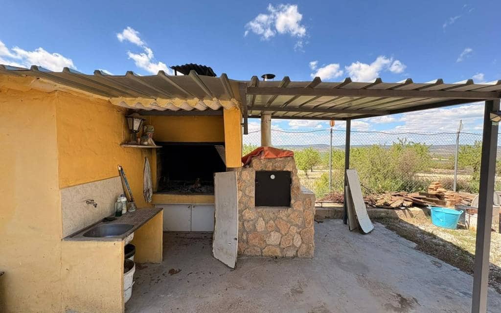 Chalet de 3 habitaciones en Yecla en venta - 149.995 € (Ref: 9902077)