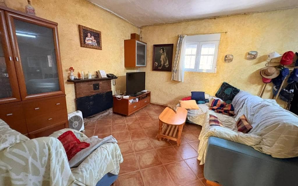 Chalet de 3 habitaciones en Yecla en venta - 149.995 € (Ref: 9902077)