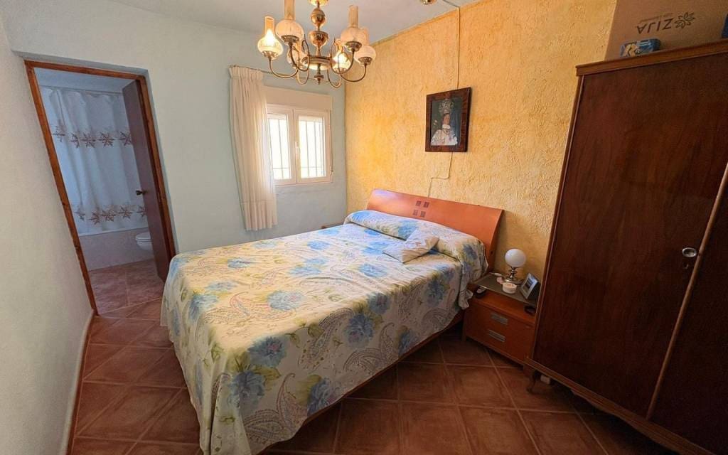 Chalet de 3 habitaciones en Yecla en venta - 149.995 € (Ref: 9902077)