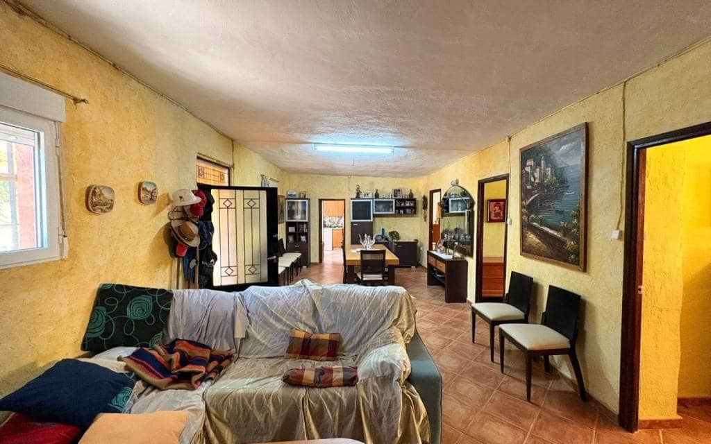 Chalet de 3 habitaciones en Yecla en venta - 149.995 € (Ref: 9902077)