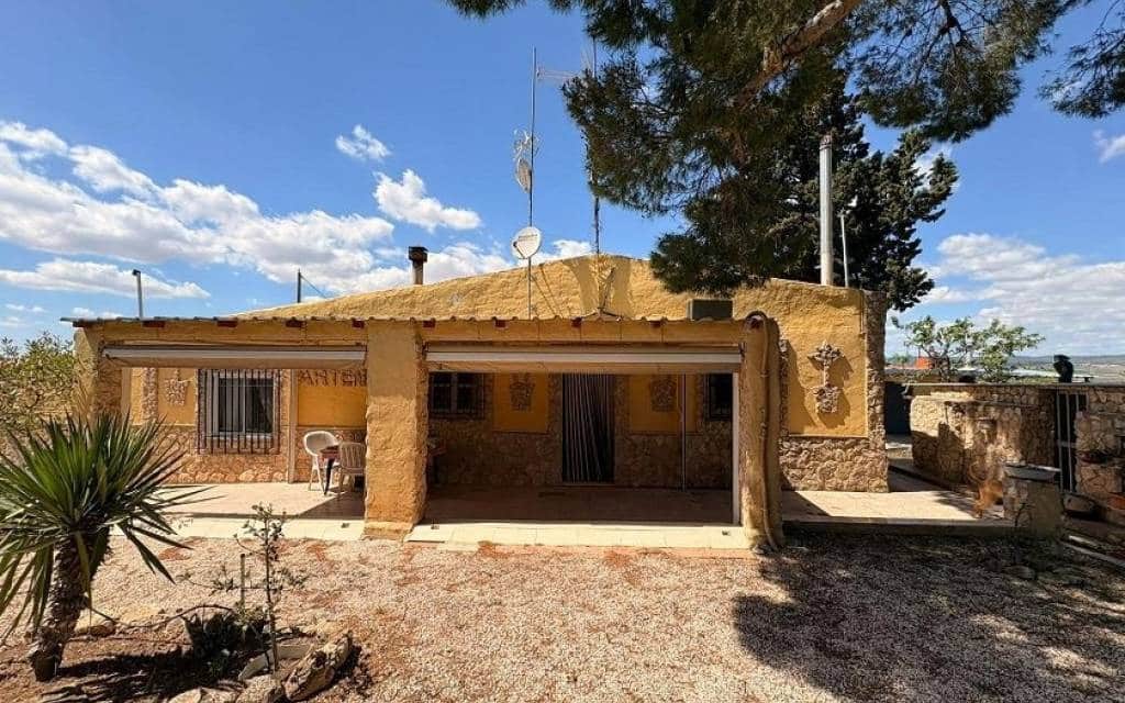 Chalet de 3 habitaciones en Yecla en venta - 149.995 € (Ref: 9902077)