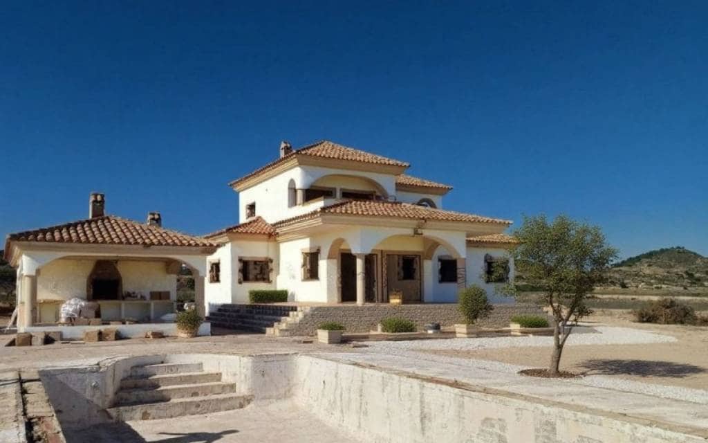 5 sovrum Villa till salu i Pinoso med pool - 485 000 € (Ref: 9914567)