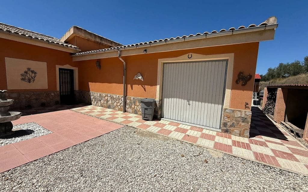 Chalet de 5 habitaciones en Castalla en venta con piscina - 550.000 € (Ref: 9950136)