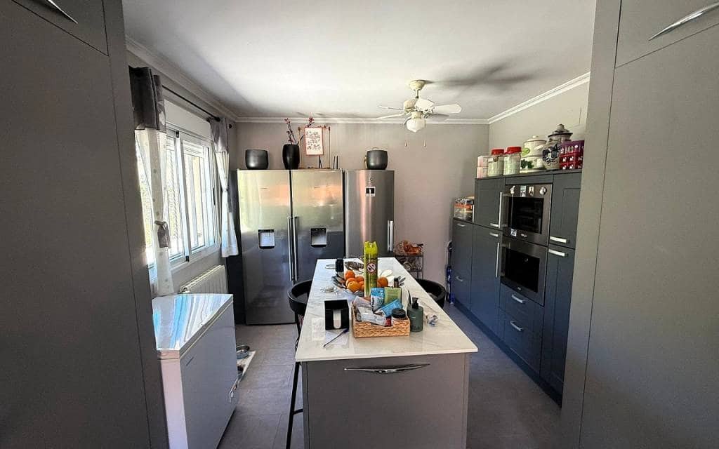 Chalet de 5 habitaciones en Castalla en venta con piscina - 550.000 € (Ref: 9950136)