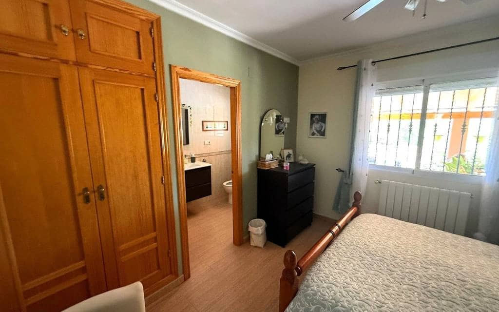 Chalet de 5 habitaciones en Castalla en venta con piscina - 550.000 € (Ref: 9950136)