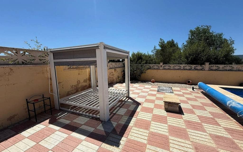 Chalet de 5 habitaciones en Castalla en venta con piscina - 550.000 € (Ref: 9950136)