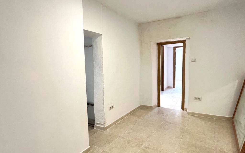 2 bedroom Townhouse for sale in Sax - € 75,000 (Ref: 9956589)