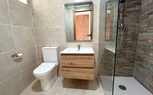 2 makuuhuone Omakotitalo myytävänä paikassa Sax - 75 000 € (Ref: 9956589)