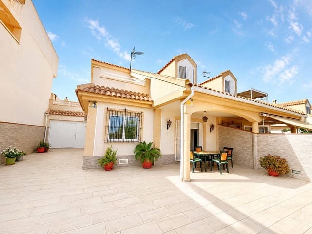 3 slaapkamer Huis te koop in Torre de la Horadada, Pilar de la Horadada met garage - € 399.000 (Ref: 10007885)