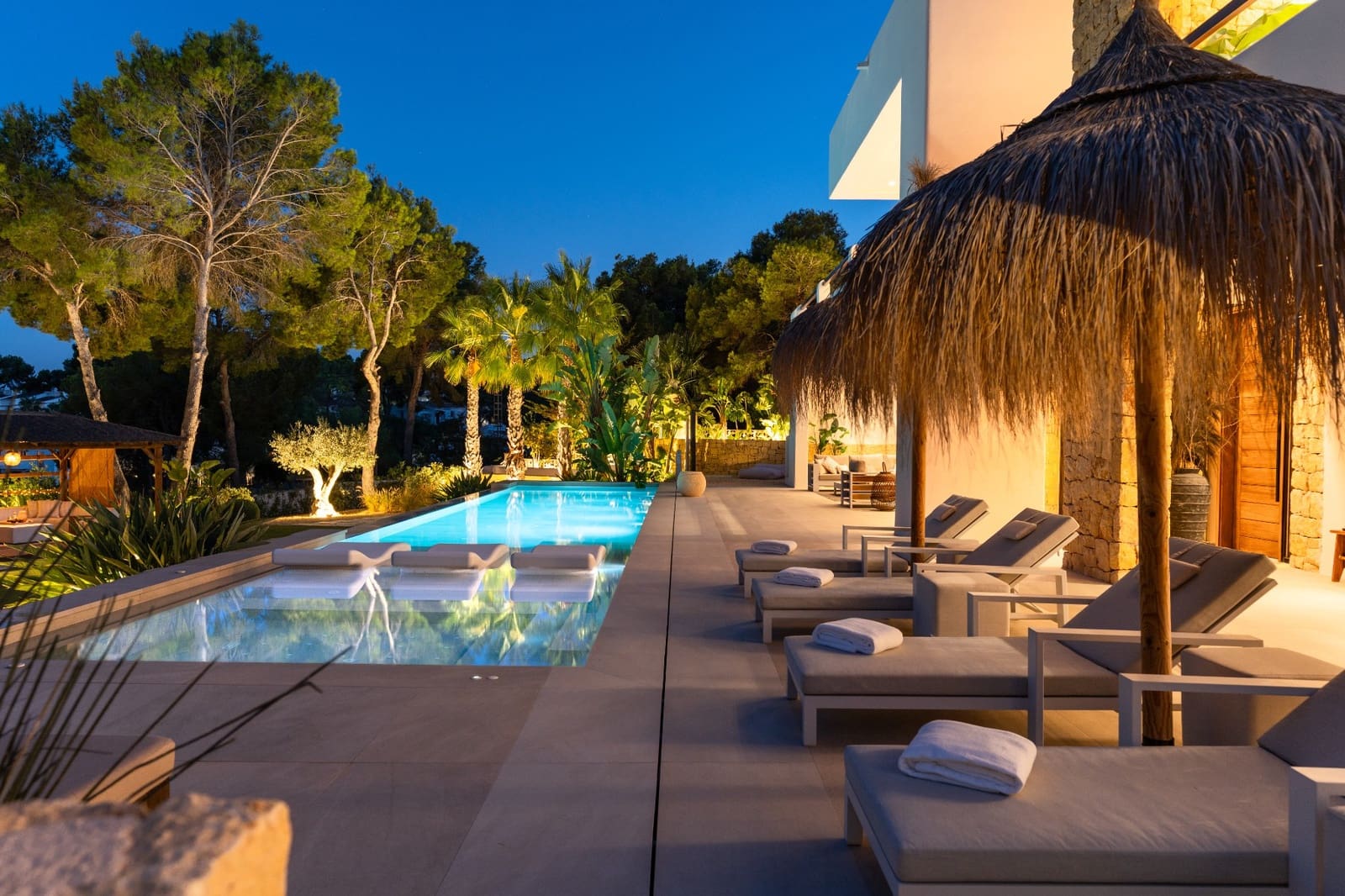 6 sovrum Villa till salu i Moraira med pool - 3 995 000 € (Ref: 10007889)