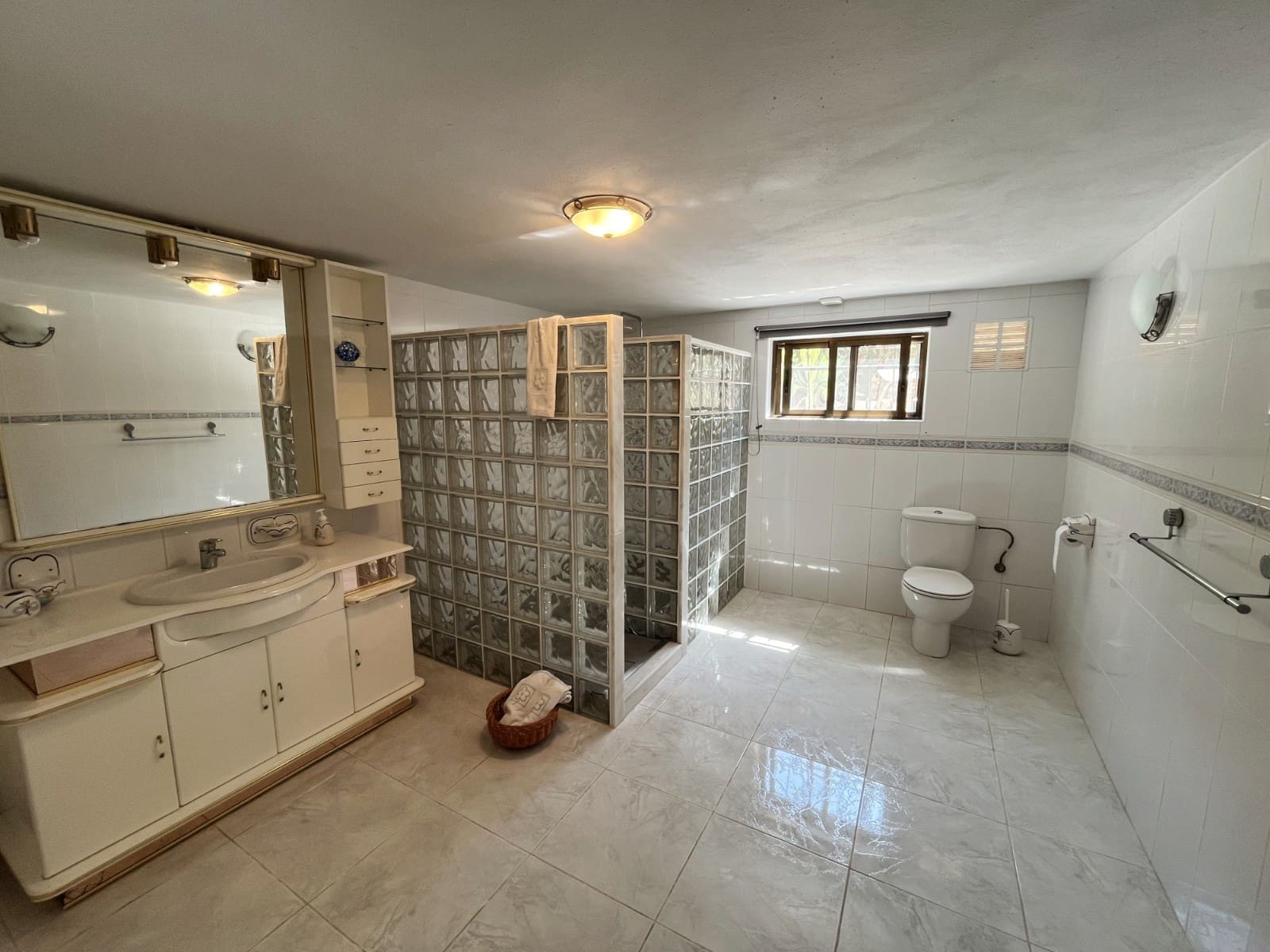 6 bedroom Villa for sale in Ciudad Quesada with pool - € 685,000 (Ref: 10007890)