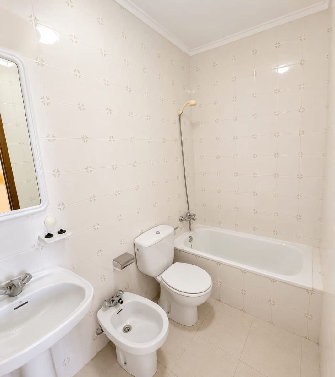 1 soverom Leilighet til salgs i Alicante by med svømmebasseng garasje - € 105 000 (Ref: 10015865)