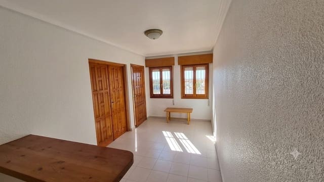 1 soverom Leilighet til salgs i Alicante by med svømmebasseng garasje - € 105 000 (Ref: 10015865)