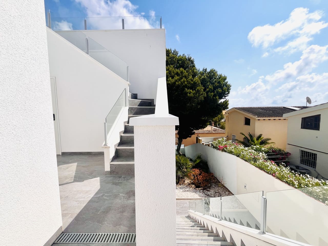6 sypialnia Willa na sprzedaż w Los Balcones z basenem garażem - 1 050 000 € (Ref: 10016507)
