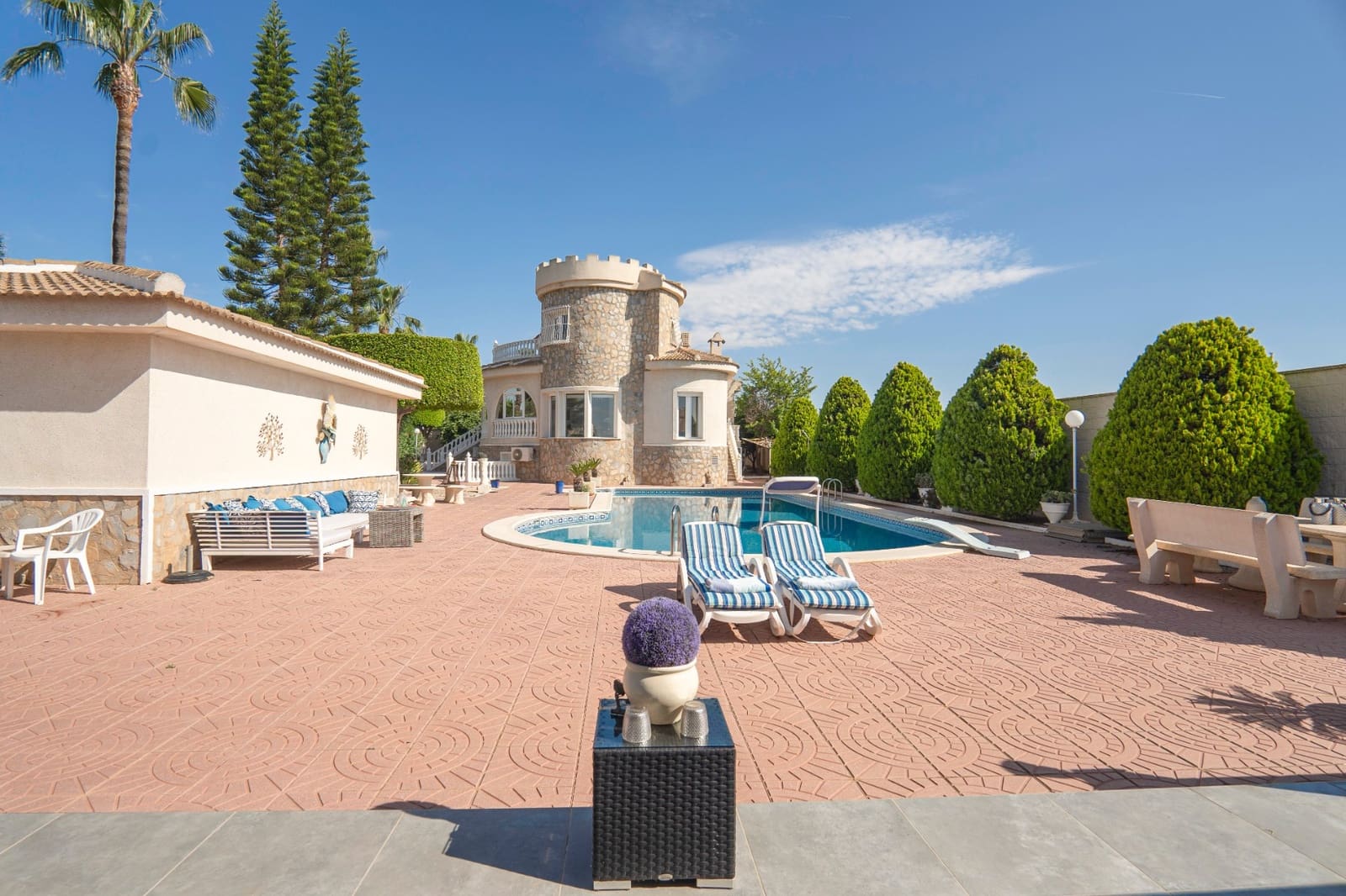 5 bedroom Villa for sale in Ciudad Quesada with pool garage - € 845,000 (Ref: 10043319)