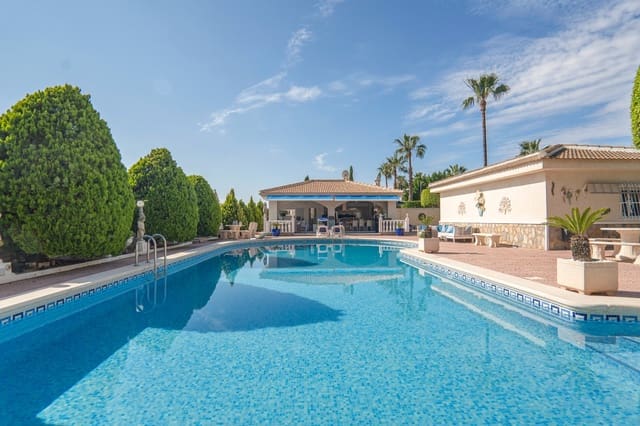 5 bedroom Villa for sale in Ciudad Quesada, Rojales with pool garage - € 845,000 (Ref: 10043319)