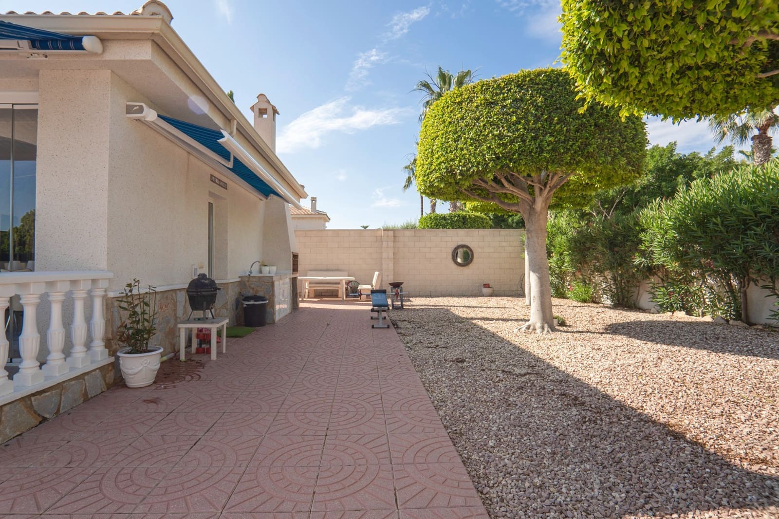5 bedroom Villa for sale in Ciudad Quesada with pool garage - € 845,000 (Ref: 10043319)