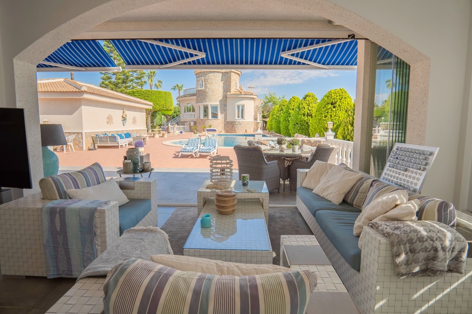 5 bedroom Villa for sale in Ciudad Quesada with pool garage - € 845,000 (Ref: 10043319)