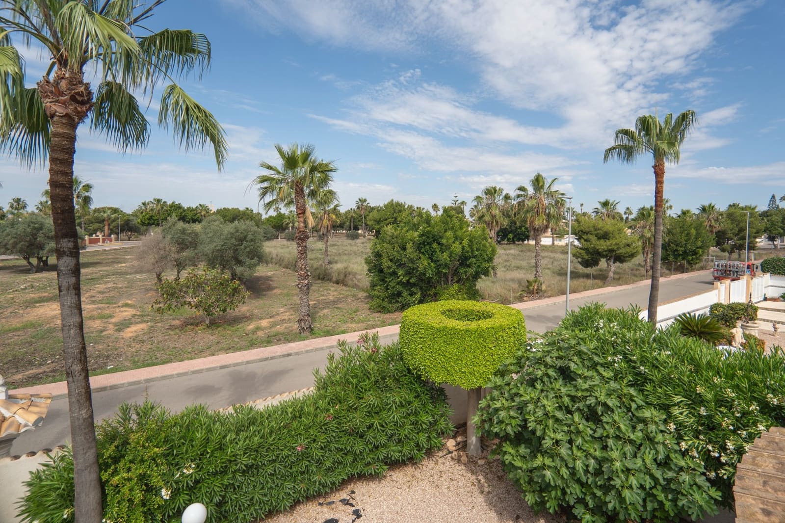 5 bedroom Villa for sale in Ciudad Quesada with pool garage - € 845,000 (Ref: 10043319)