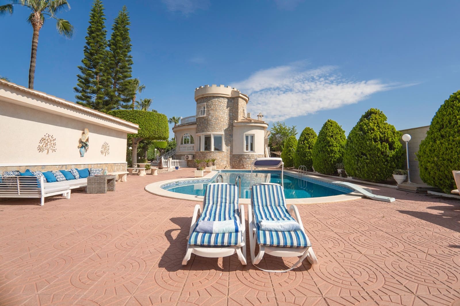 5 bedroom Villa for sale in Ciudad Quesada with pool garage - € 845,000 (Ref: 10043319)