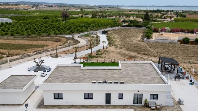 4 slaapkamer Villa te koop in Ciudad Quesada, Rojales met zwembad garage - € 1.300.000 (Ref: 10043331)