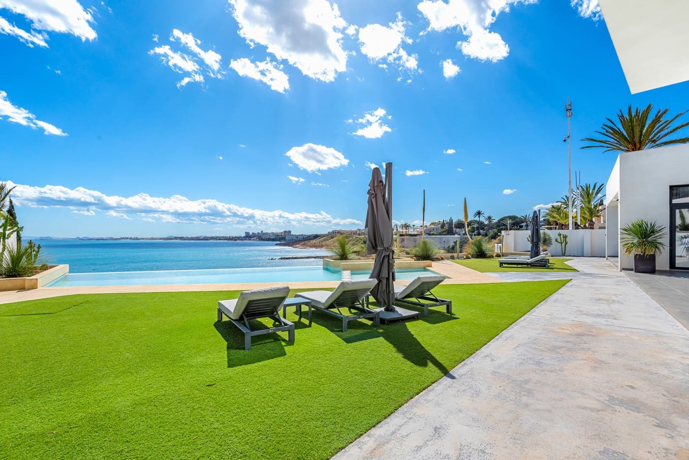 6 camera da letto Villa in vendita in Cabo Roig con piscina - 4.750.000 € (Rif: 10130950)