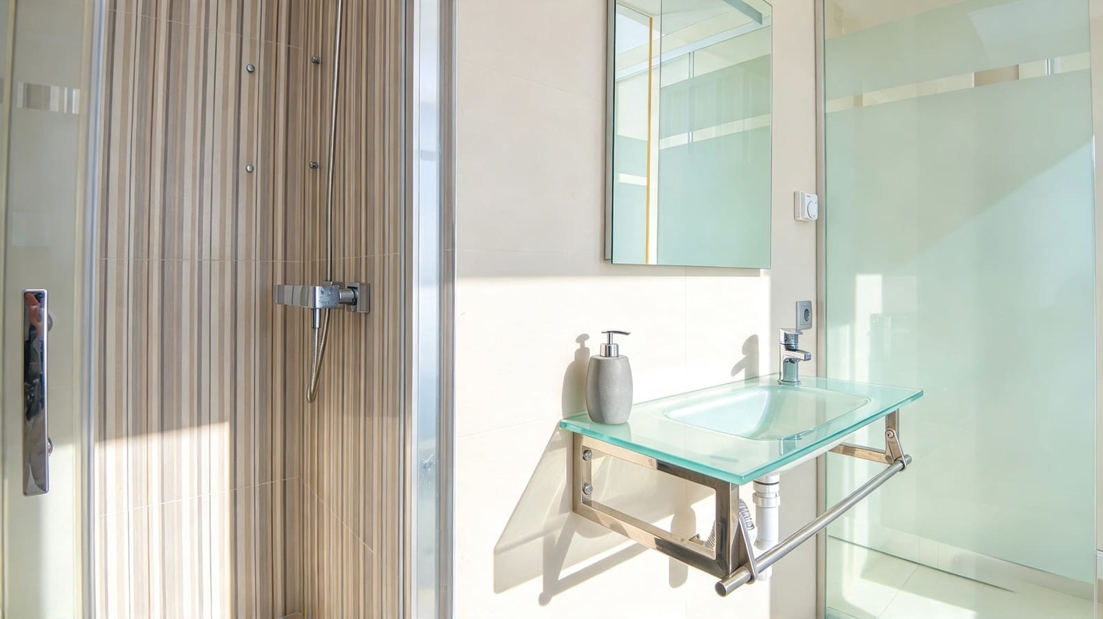 3 quarto Moradia Geminada para venda em Pueblo Bravo com piscina garagem - 299 000 € (Ref: 10161781)